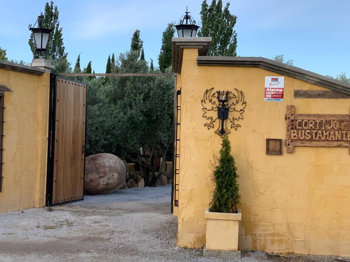 Hostal Cortijo Bustamante Baza Exterior foto