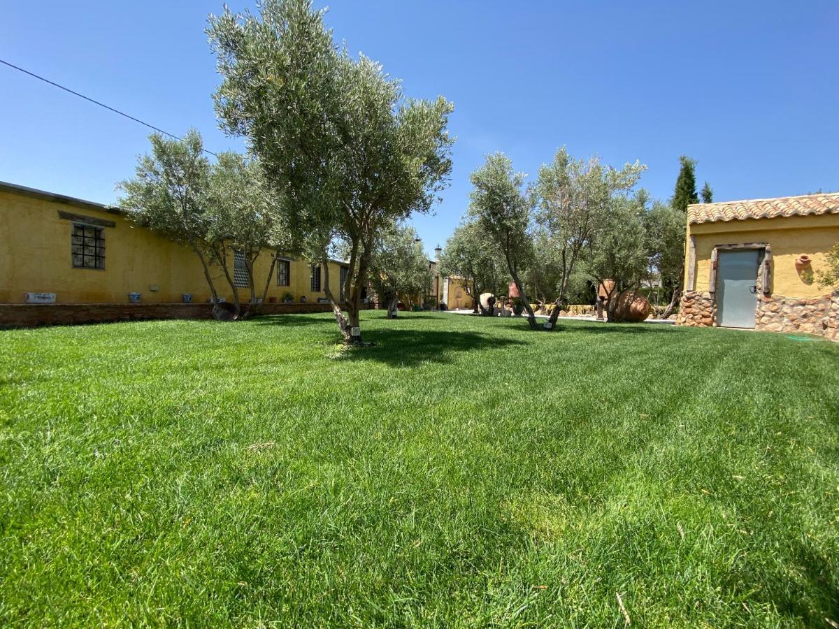 Hostal Cortijo Bustamante Baza Exterior foto