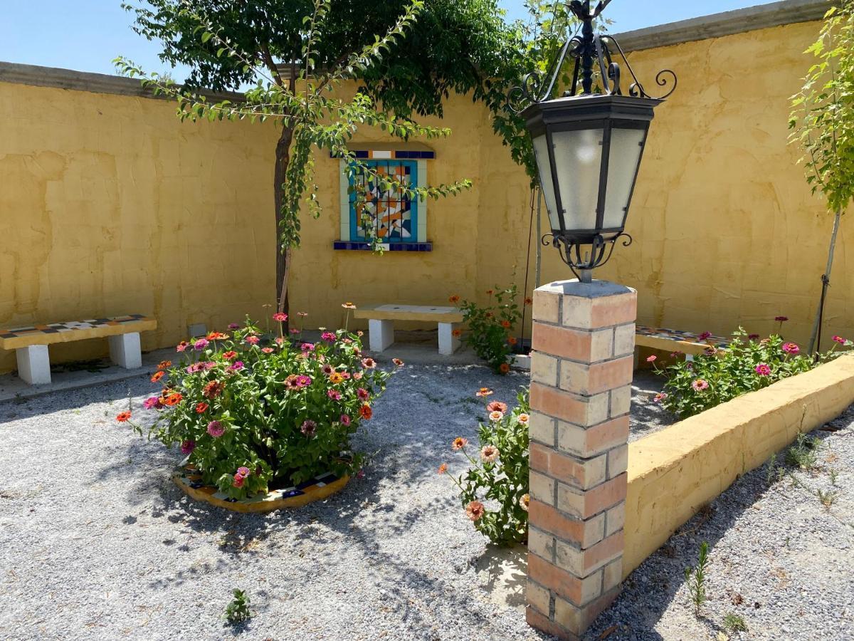 Hostal Cortijo Bustamante Baza Exterior foto