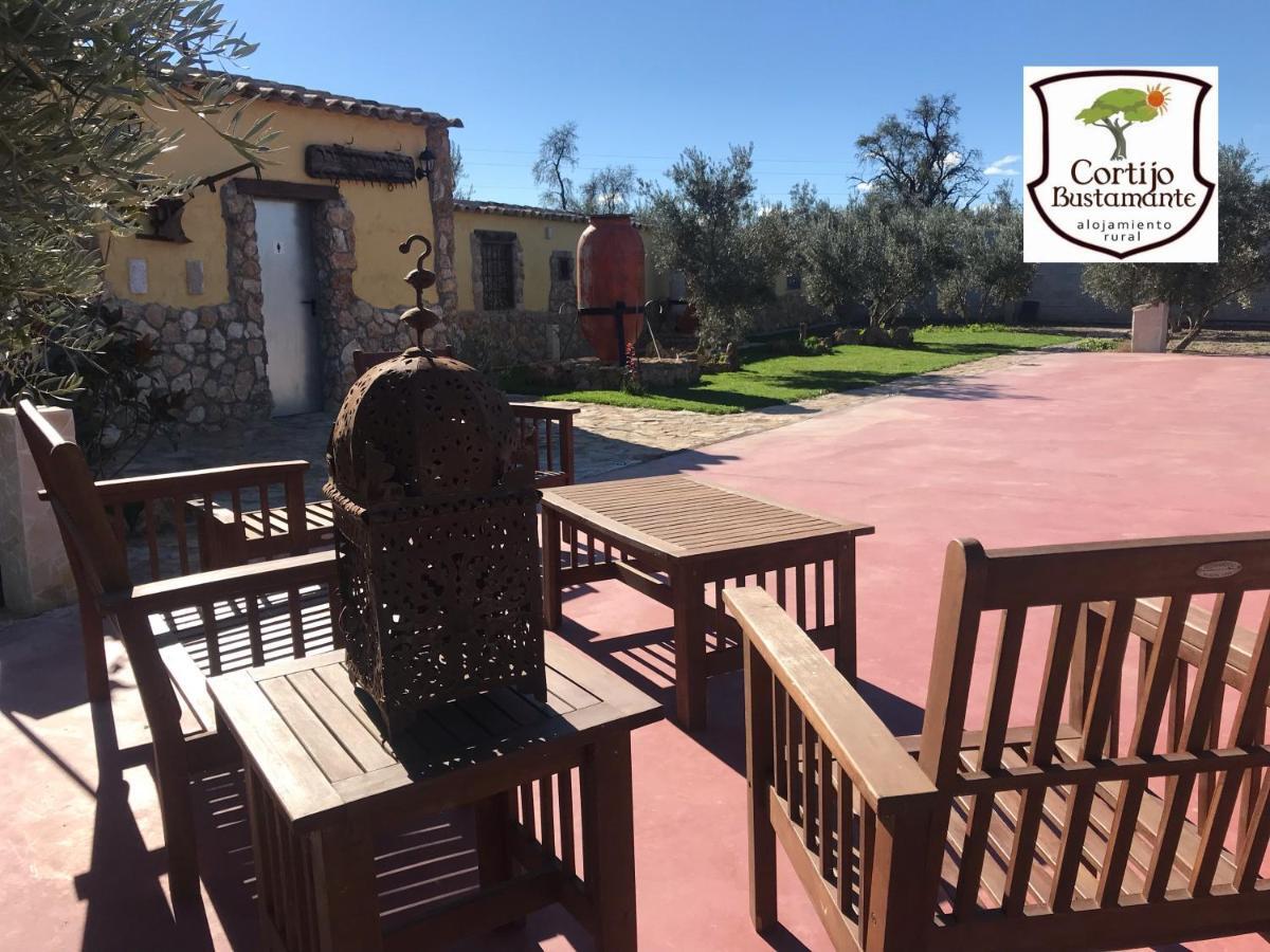 Hostal Cortijo Bustamante Baza Exterior foto